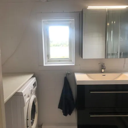Dom wakacyjny Fjordglott - Cabin By The Sea With A View *