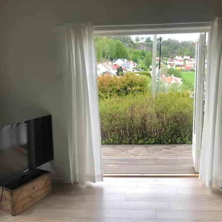 Fjordglott - Cabin By The Sea With A View *
